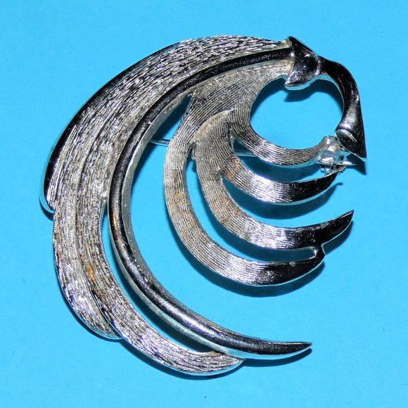 Vintage Signed PELL Brooch Pin Textured Silver Tone Floral Swirl - Picture 1 of 5
